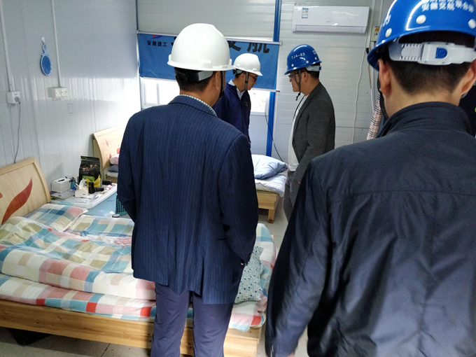 合軌4號線TJ03標項目指揮部聯(lián)合監(jiān)理單位對項目部生活區(qū)消防及用電開展專項檢查 合軌4號線TJ03標項目指揮部聯(lián)合監(jiān)理單位對項目部生活區(qū)消防及用電開展專項檢查