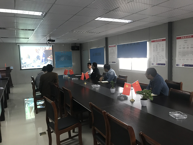 龍駿家園項目部組織觀看建工集團2018勞模大賽視頻 龍駿家園項目部組織觀看建工集團2018勞模大賽視頻